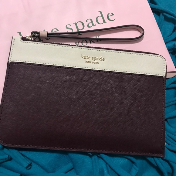 kate spade Handbags - NWOT Kate Spade ♠️ L-Zip Wristlet/Wallet